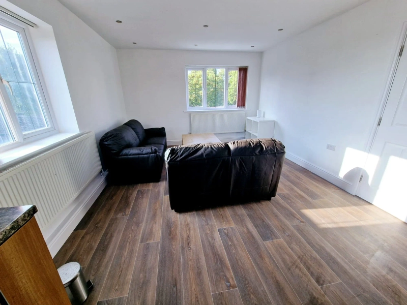 3 Bedroom - Flat 7,  Bawas place - Alfreton Road - Thumbnail 17